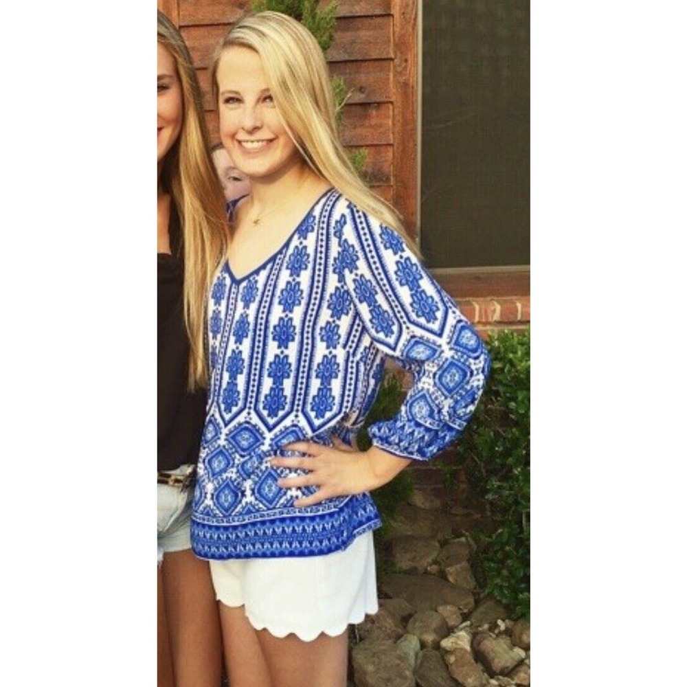 Myan Women's Size M Blue & White 3/4 Sleeve V-Neck Strap on back Tunic Top
